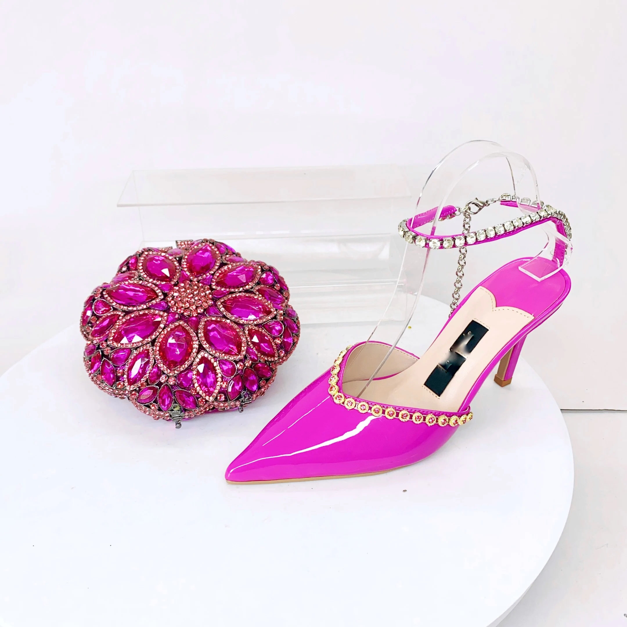 

Комплект для вечеринок LNATISNOVA: туфли и сумка. Нигерийский женский праздничный костюм. Туфли-лодочки на среднем каблуке с острым носком. Босоножки на высоком каблуке из натуральной кожи.