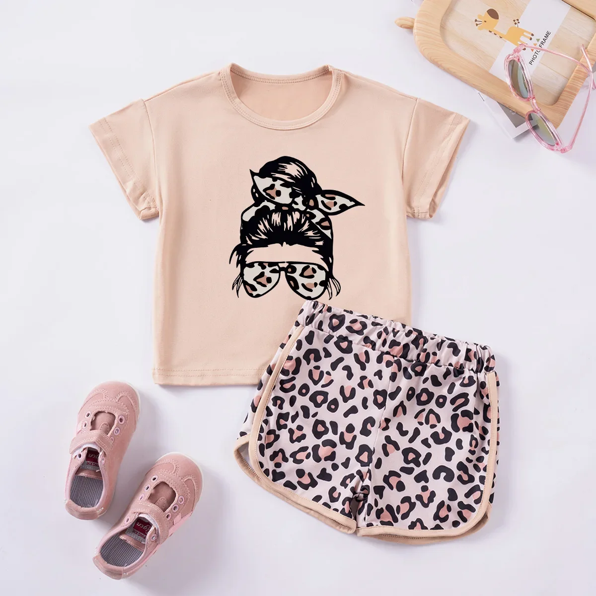 Summer Girls Fashion Cartoon Printing Short Sleeve + Leopard Print Shorts Two-piece Children\'s Daily Fashion Leisure Suit 0-5