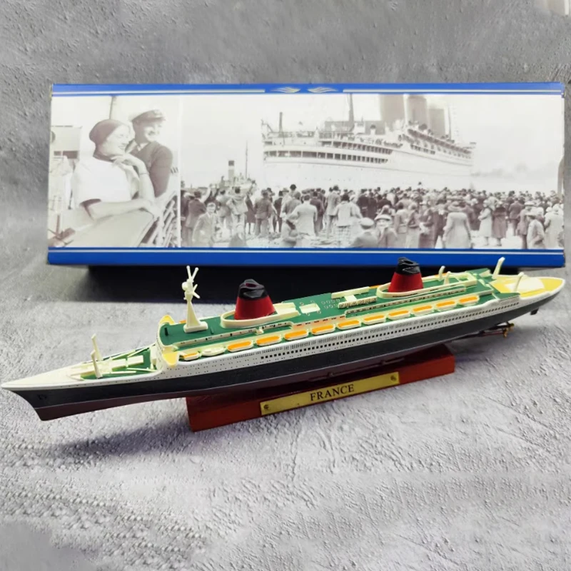 Diecast 1:1250 Scale French Number Luxury cruise ship Alloy Finished Simulation Cruise ship Model Static Decoration