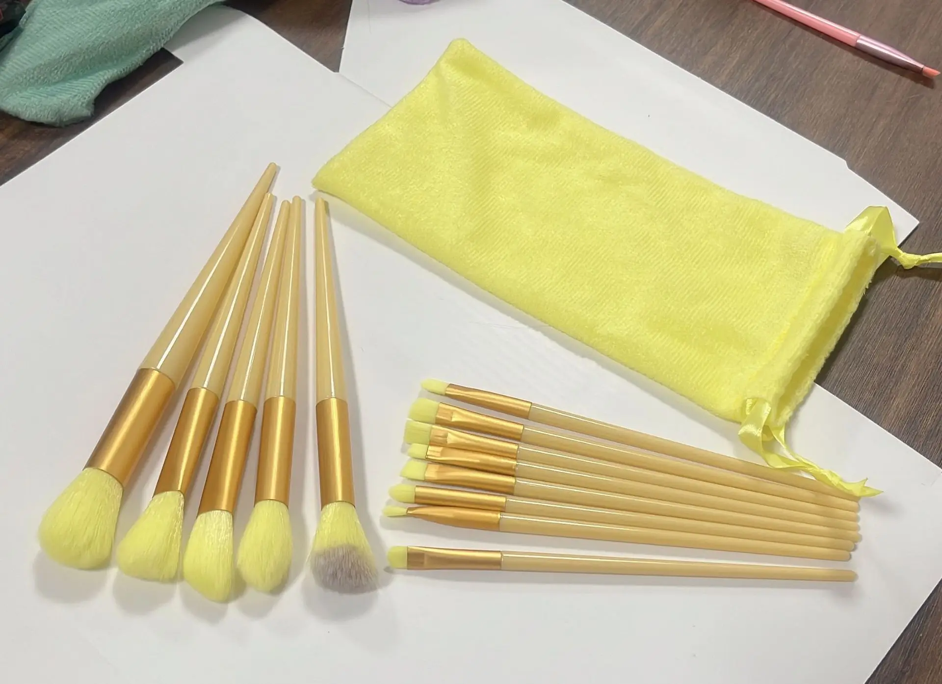 13 個メイクブラシアイシャドウブラシ点描ブラシコンシーラー蛍光液体ファンデーション BB クリームブラシ美容ツール