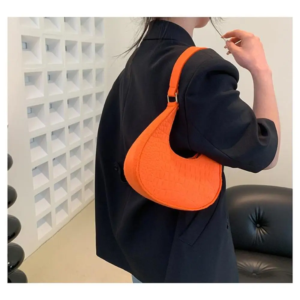 Casual Shoulder Bags Women Felt Stone Pattern Underarm Bag Fashion Exquisite Crescent Saddle Bags Ladies Advanced Armpit Bag