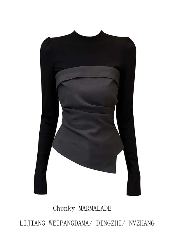 

Женская футболка больших размеров Slim Fit: осенне-зимний дизайн, тонкий топ с асимметричными вставками и декоративной отделкой на талии