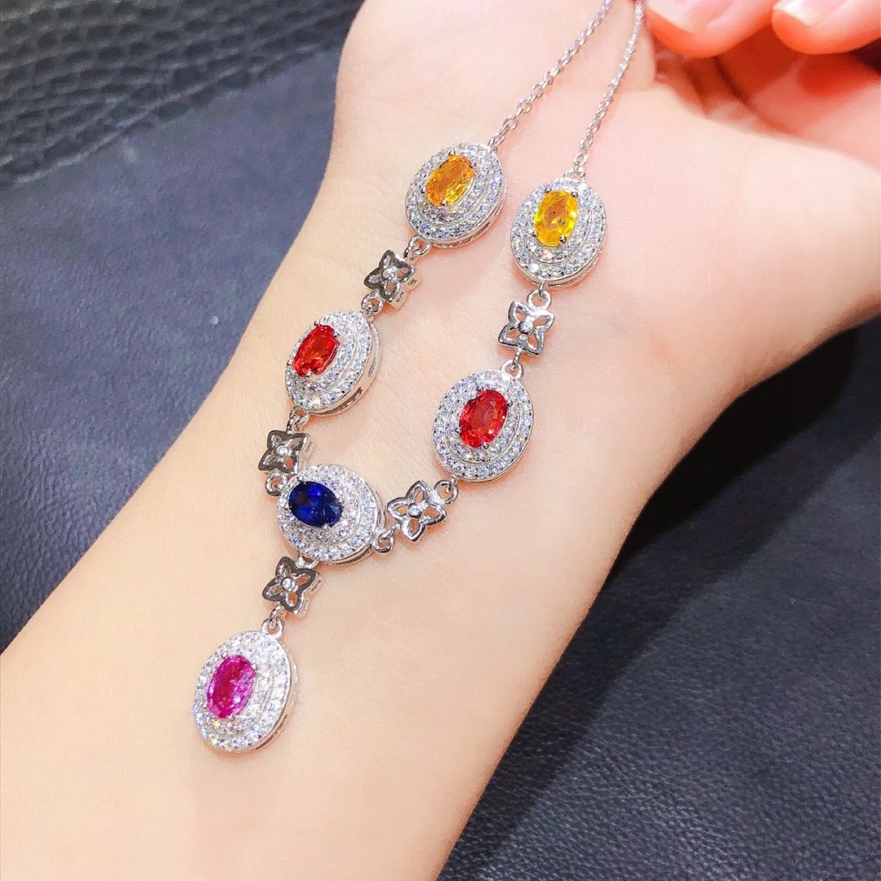 

Ожерелье из серебра 925 пробы с натуральным красочным сапфиром и сертификатом, разноцветный кулон с драгоценными камнями, ювелирное изделие, подарок для женщин