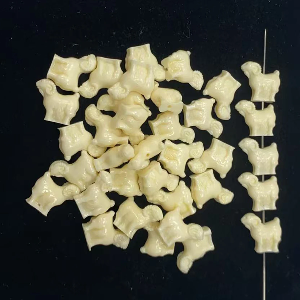 10pcs 14mm Lamb-shaped Through-hole Beads Cute Little Animals Natural Shell Beads for Jewelry Making DIY Necklaces Bracelets