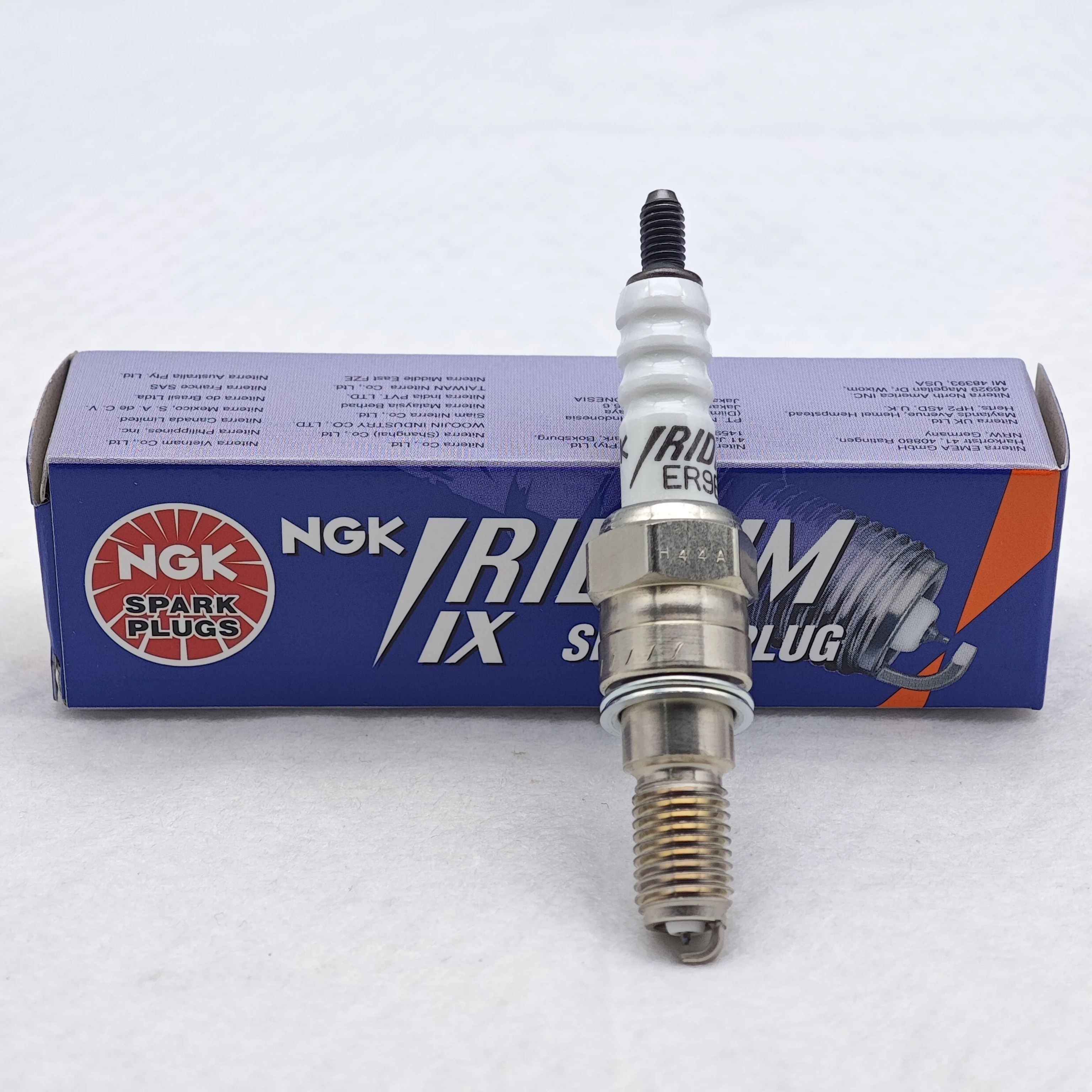 1pcs Original NGK Iridium Spark Plug ER9EHIX 6868 Suitable For VFR400 RVF400 V30 V35