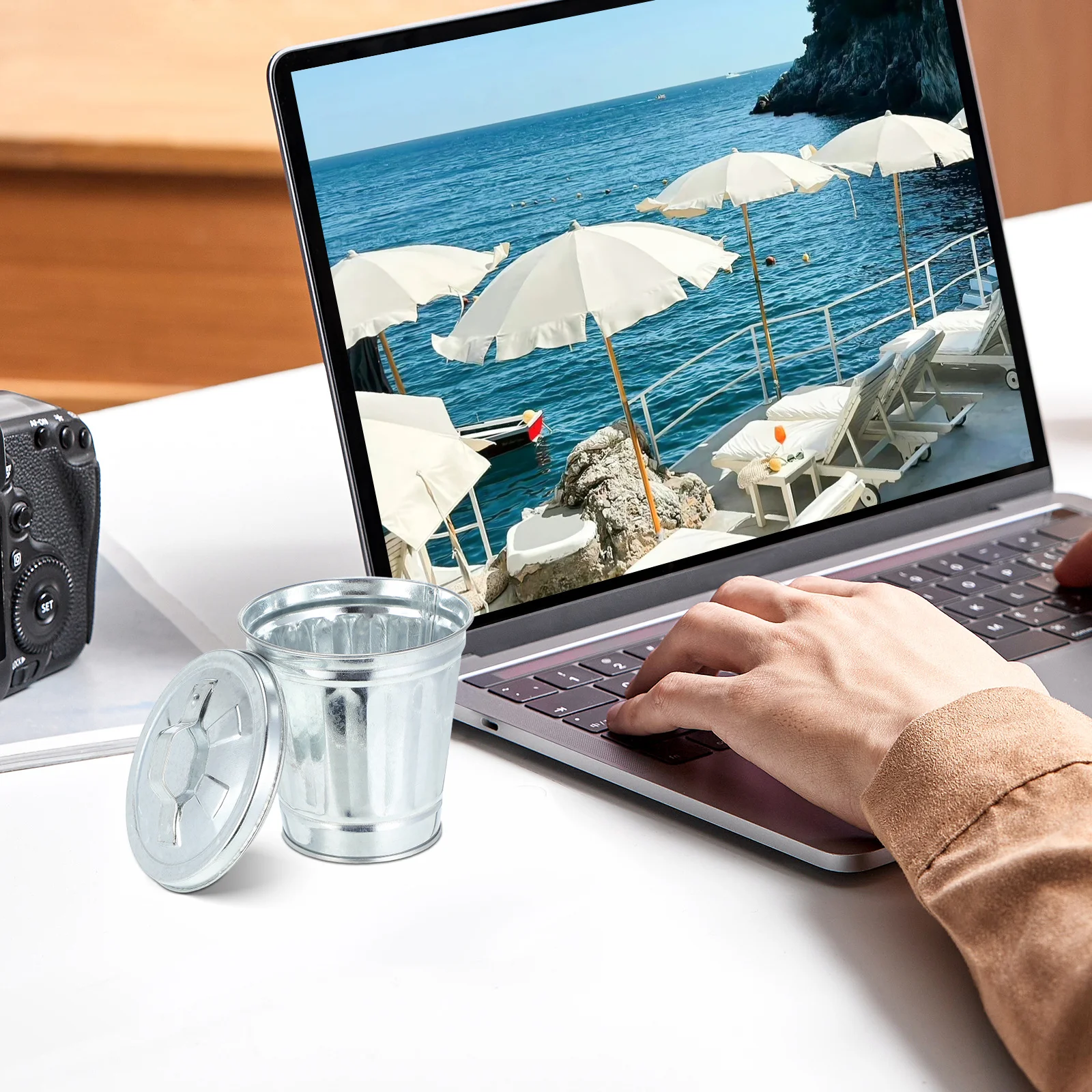 

3pcs Mini Desktop Trash Can Flowerpot 9.50X9.00X9.00Cm Small Metal Waste Bin Lid For Home Office Dorm Storage Holder