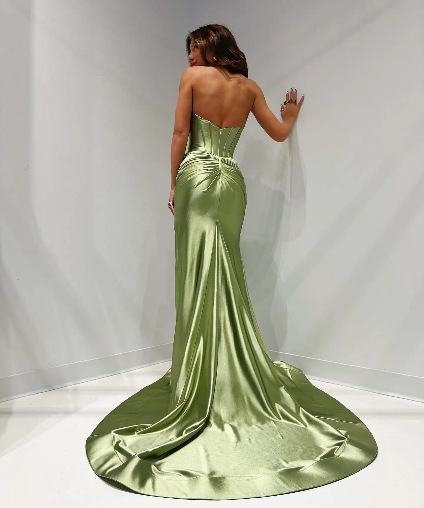 Elegant Strapless Mermaid Evening Dresses Satin Sweetheart Hollowed High Split Wedding Guest Gowns Corset Pleated Party Dress