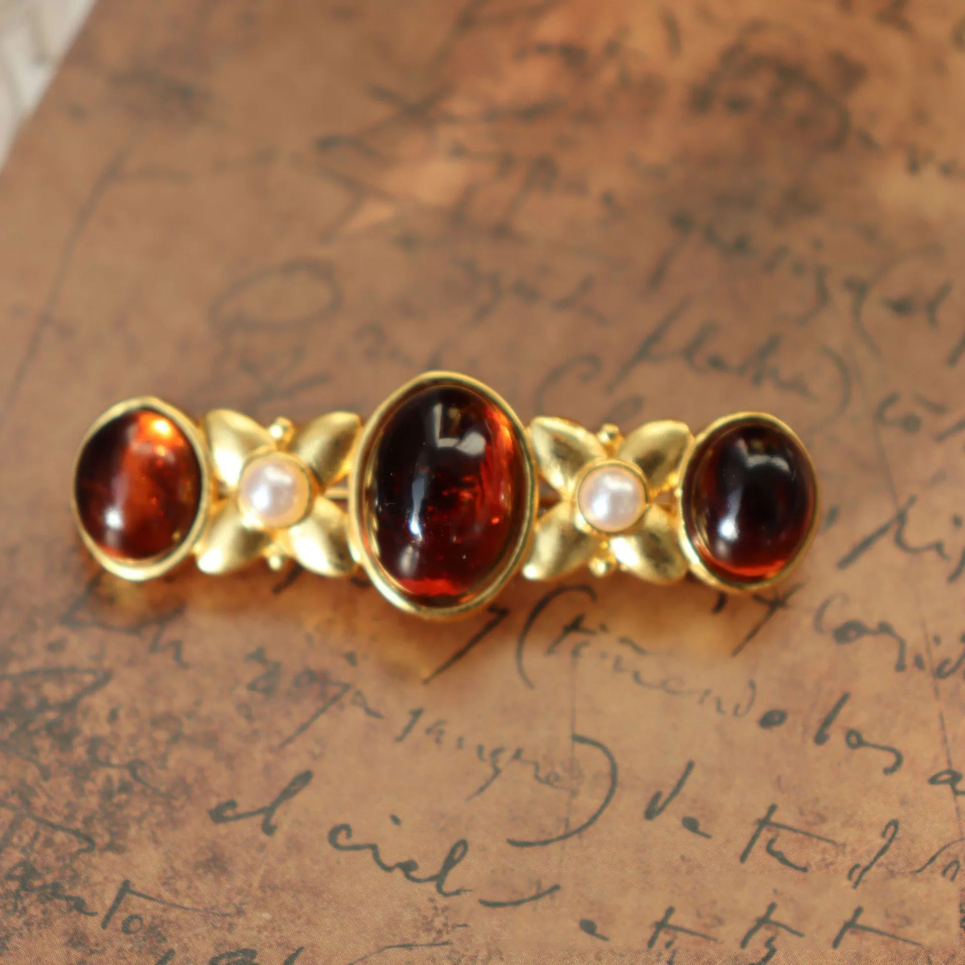 Vintage Natural Red Stone Pearl Brooches For Women Jewelry Runway Party T Show Fancy Trendy Boho INS Japan