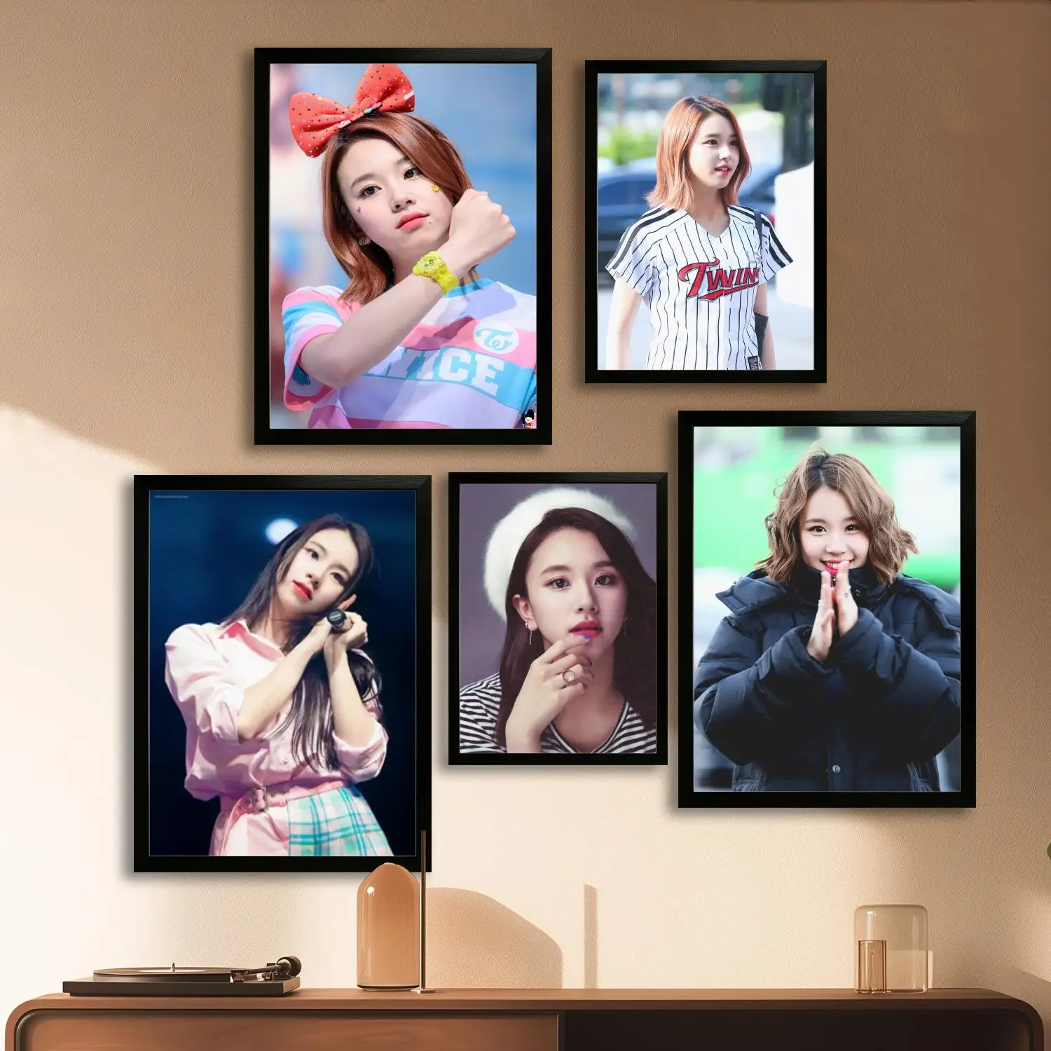 

chaeyoung Canvas Art Poster and Wall Art, Picture Print, Modern Family, Bedroom Decor, Posters,Decorative painting