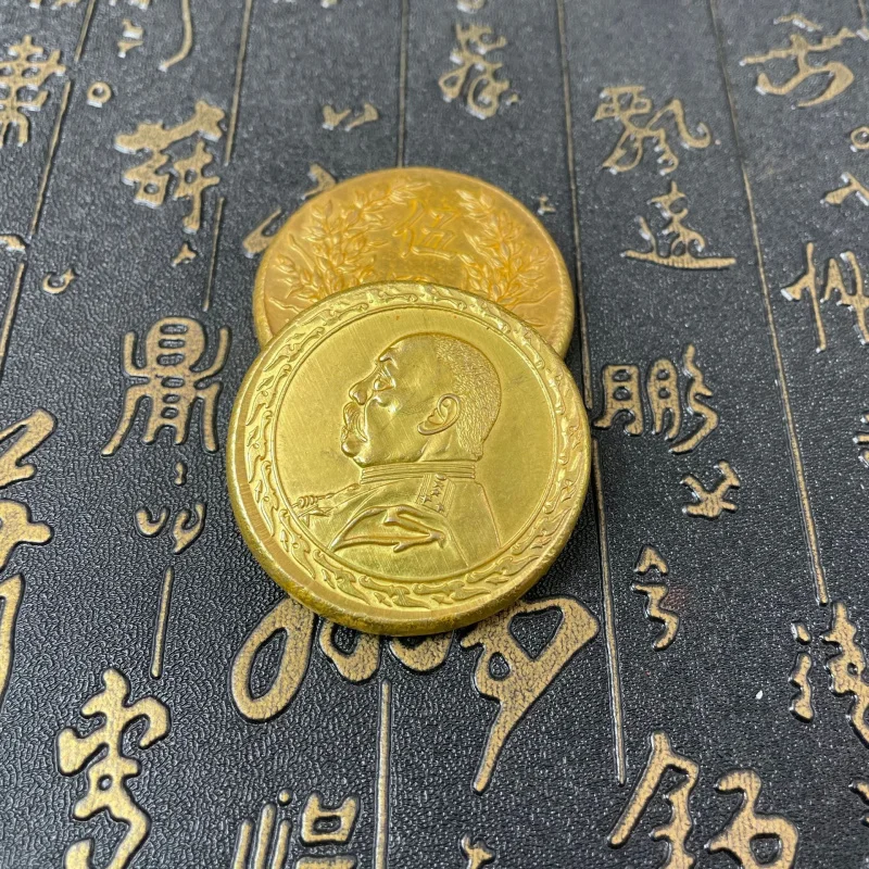 Three-year-old Republic of China Daitou gold , vintage items returned from rural areas, Yuan Shikai portrait coins, go