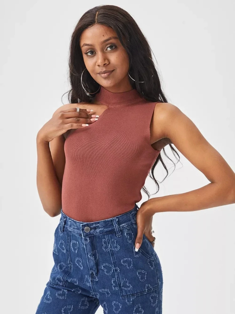 Damen Tank Top mit Cut-Out, Sexy Crop Top, Schulterfreies Einfarbiges 2026 Strick-Mode-Kurztop, Unregelmäßiges Sommer-Tube-Top in Beige, Schwarz, Weiß