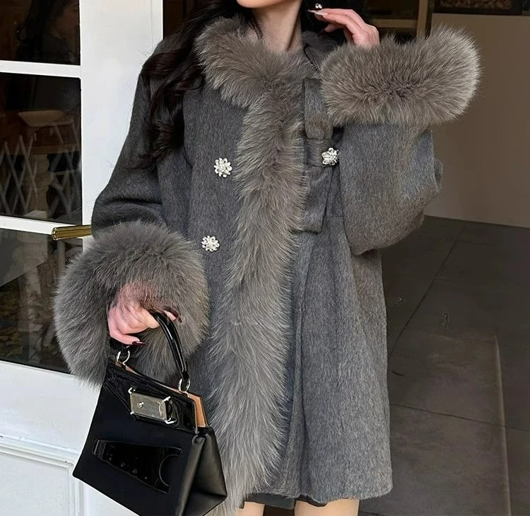 

Atmospheric High-End Gray Bow Wool Coat Vintage Design Furry Patchwork Overcoat for Women