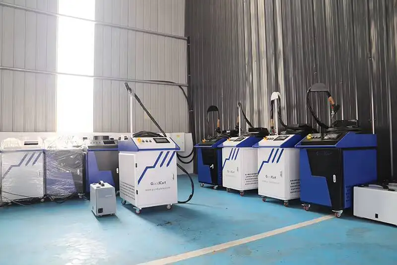 2025 nuovissimo saldatore portatile raffreddato ad aria con sorgente laser RAYCUS MAX 1500W 2000W 3000W dalla Cina