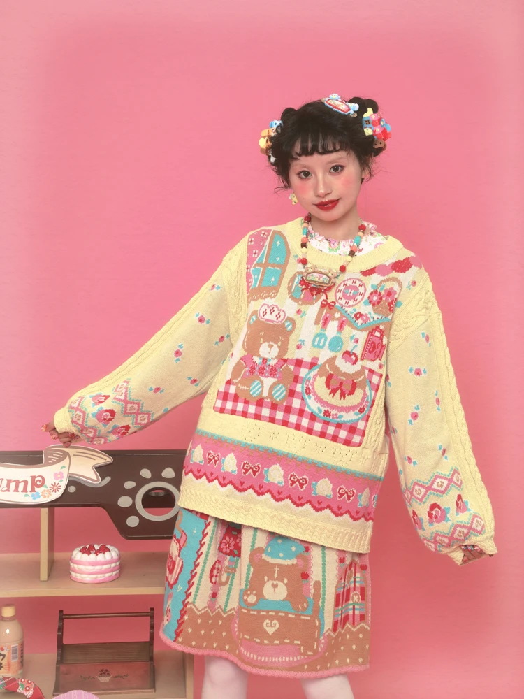 

Lutra Jump Knitted Sweater Women's Casual Loose Fit Long Sve round Ne Cartoon Bear Pattern All-Match Hollow out Design