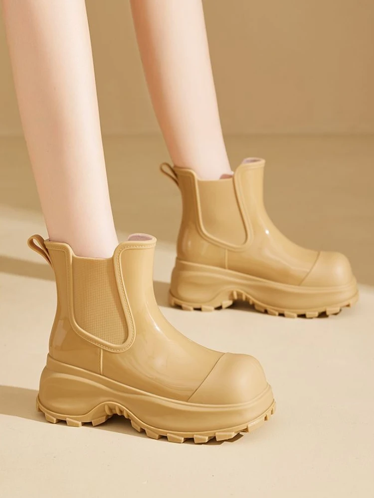 أحذية المطر القصيرة النسائية وصلت حديثًا مقاومة للماء ومضادة للانزلاق ونعل سميك لزيادة الطول على الطراز الكوري أحذية مطاطية للبالغين #2