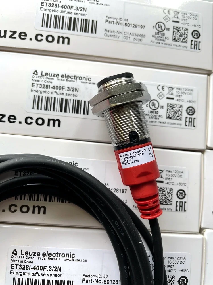 100% New Original  LEUZE Photoelectric switch ET328I-400F.3 / 2N ET328I-400F.3 / 4P