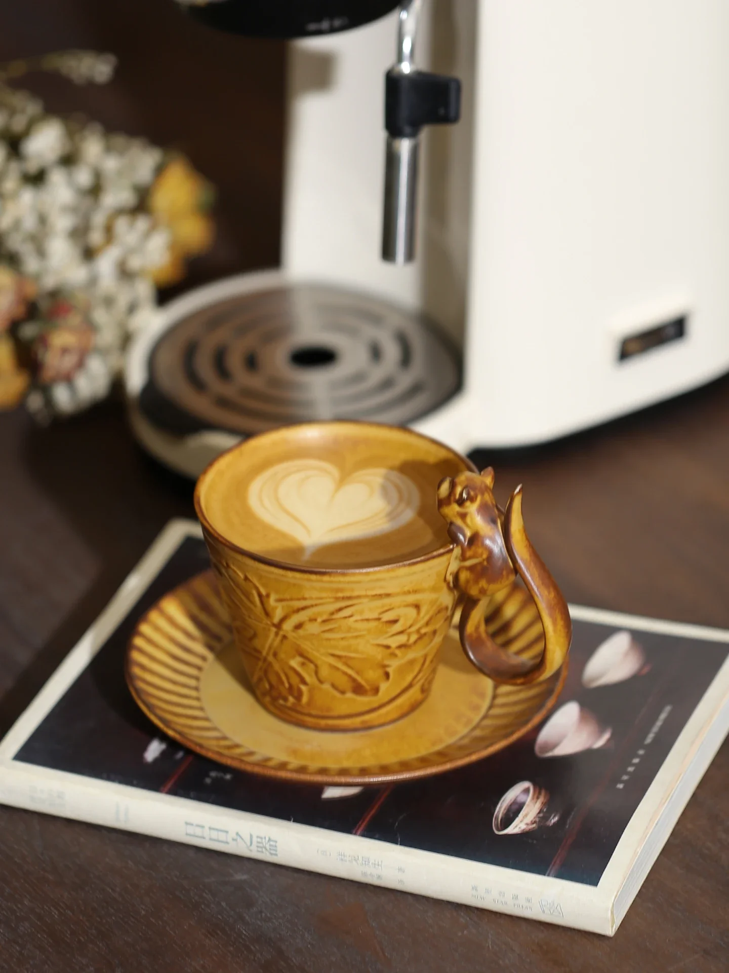 Handmade Ceramic Coffee Cup And Plate Set Vintage Leaf Pattern High Aesthetic Value Coffee Cup Gift for Best Friend