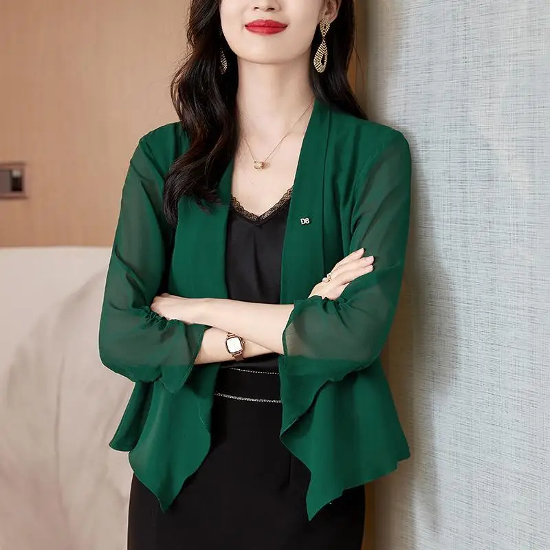 우아한 라펠 스플라이스 솔리드 컬러 폴드 셔츠 여성 의류 2025 여름 신상 루즈핏 올매치 탑 오피스룩 블라우스