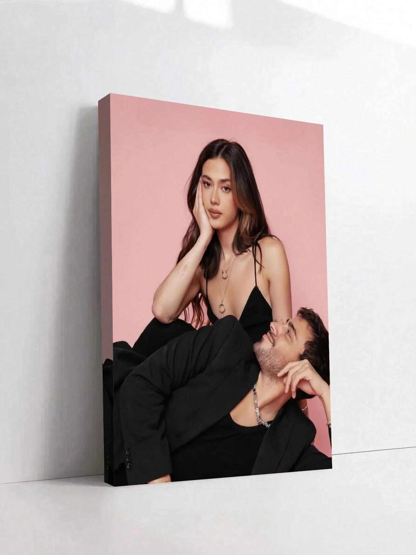 Póster de Lona Personalizado sin Marco – Arte Mural con Foto Personalizada, el Regalo Perfecto para Amigos y Familiares, y un Obsequio Ideal para