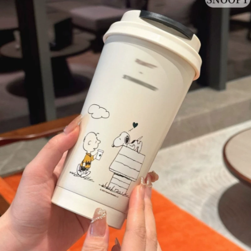 ในสต็อกหลายสีอะนิเมะ Snoopy แก้วกาแฟสแตนเลส 500ml ความจุสูง Kawaii น่ารักเดสก์ท็อปถ้วยเหมาะสําหรับของขวัญวันเกิด