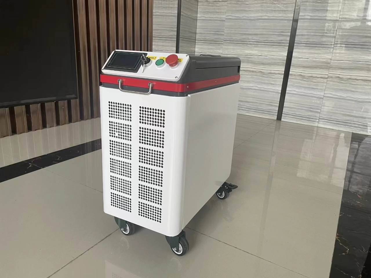 300W Portable Fiber Laser Cleaning Machine Industrial Grade for Rust Painting Oil Coating Removal Surface Preparation Tool
