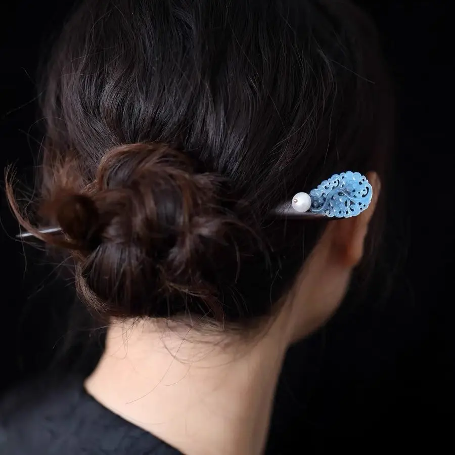 New Chinese Style Women's High-end Blue Hollow Flower Natural Pearl Wooden Hairpin Horse Face Dress