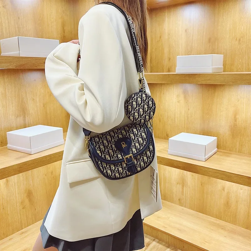 

Luxury Tote Messenger Purse Shopper Bag Elegant Classic Designer Paris Fashion Solid Color Commuter Capacity