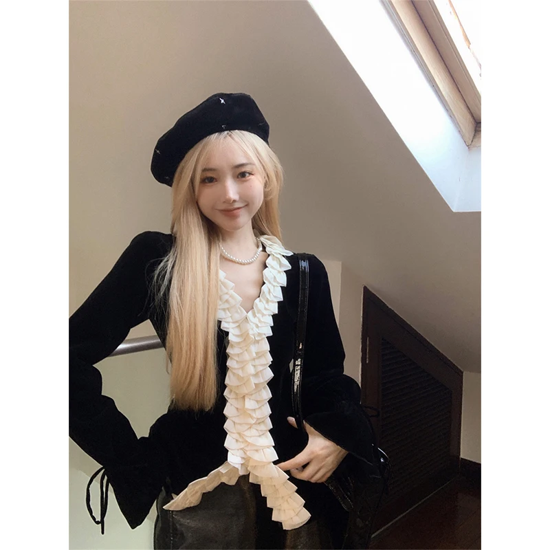 

Vintage Black Velvet Shirts Women Elegant Ruffles Patchwork Blouses Autumn Winter Korean V Neck Flare Long Sleeve Design Tops