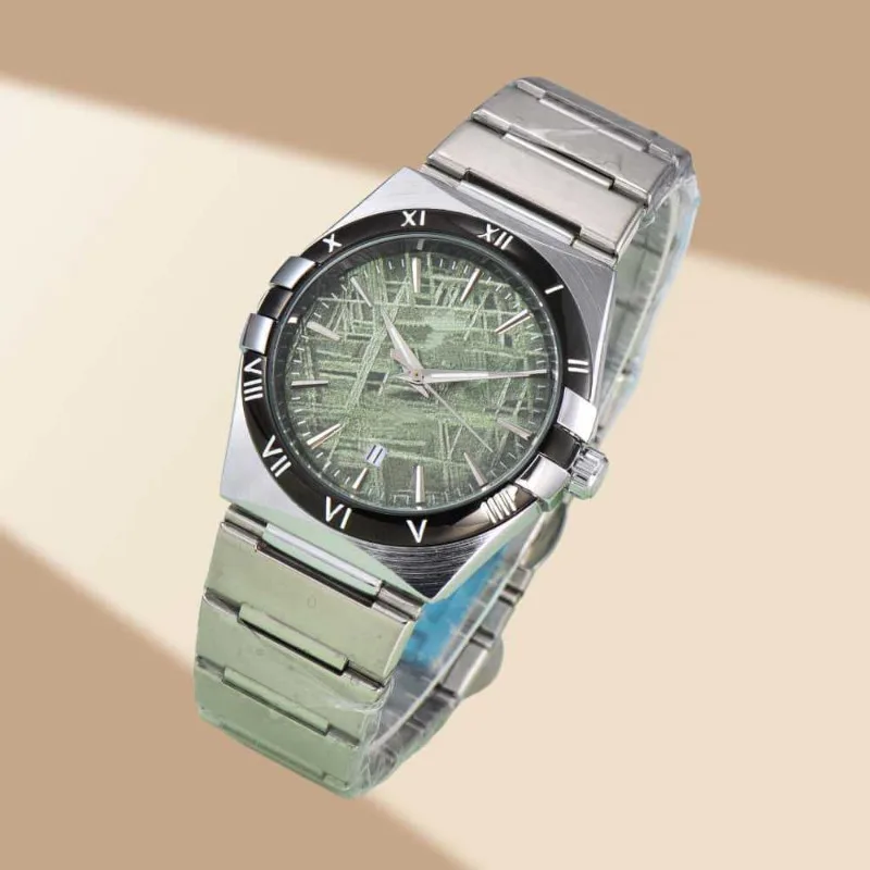 ​ ​ ساعة كوارتز مضيئة مقاومة للماء لعام 2025 للرجال والنساء، سوار ستانلس ستيل 50 متر، تقويم، مقاومة للصدمات، الأعمال
