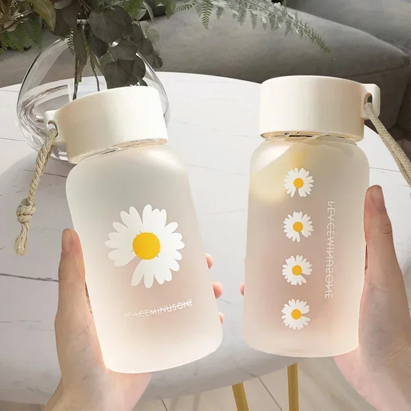 Transparent Little Daisy Water Bottles Plastic Water Cup with Rope Girl Kawaii Drink Bottle Summer Frosted Water Cup Juice Mug