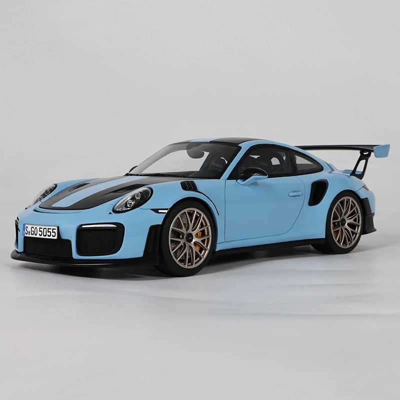 GT Spirit 1:18 GT2 RS modello di auto in resina CLDC027