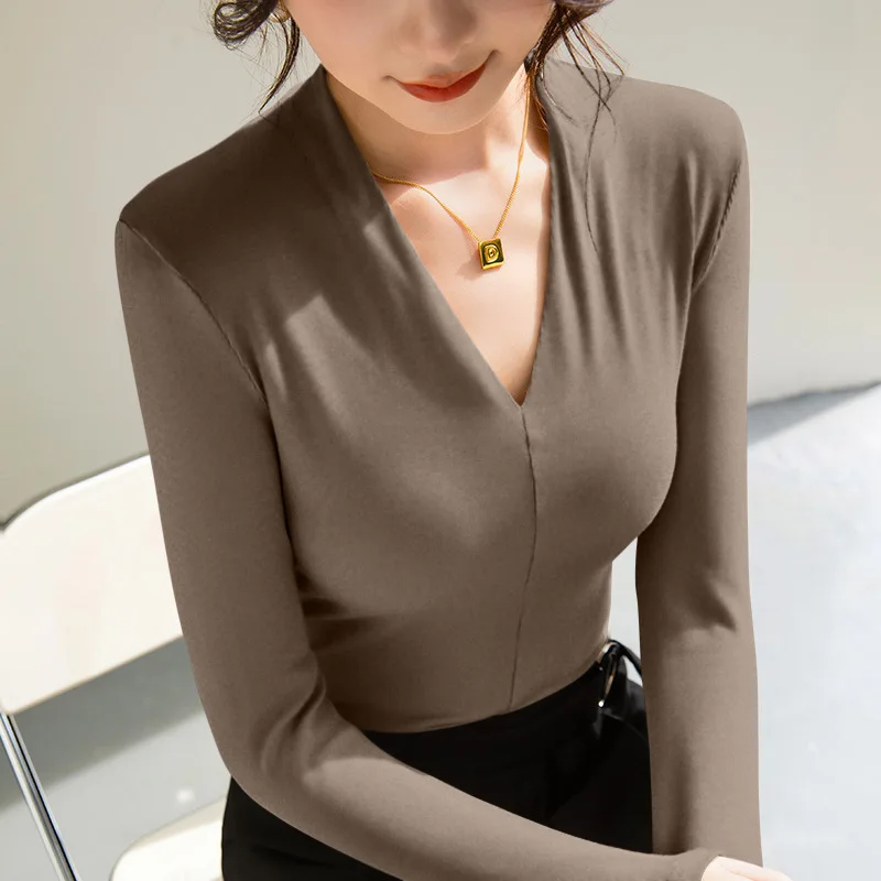 

Autumn Winter New Women's Velvet Long Sleeved T-shirt with V-neck Top Slim Fit and Versatile Thick and Warm Underwear Base Shirt