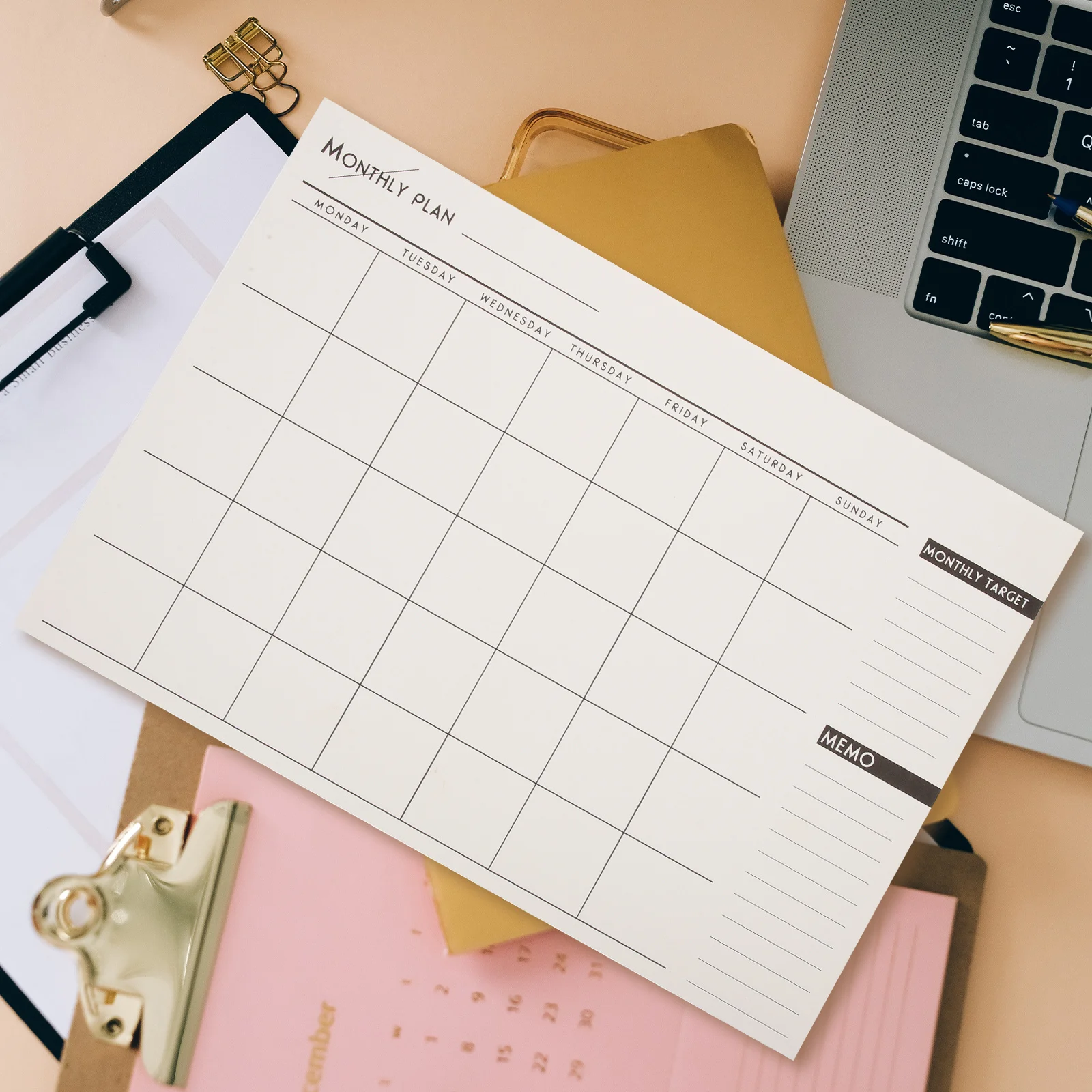 

12 шт. ежедневников-планеров: годовой планер, ежемесячный календарь, блокнот, записная книжка