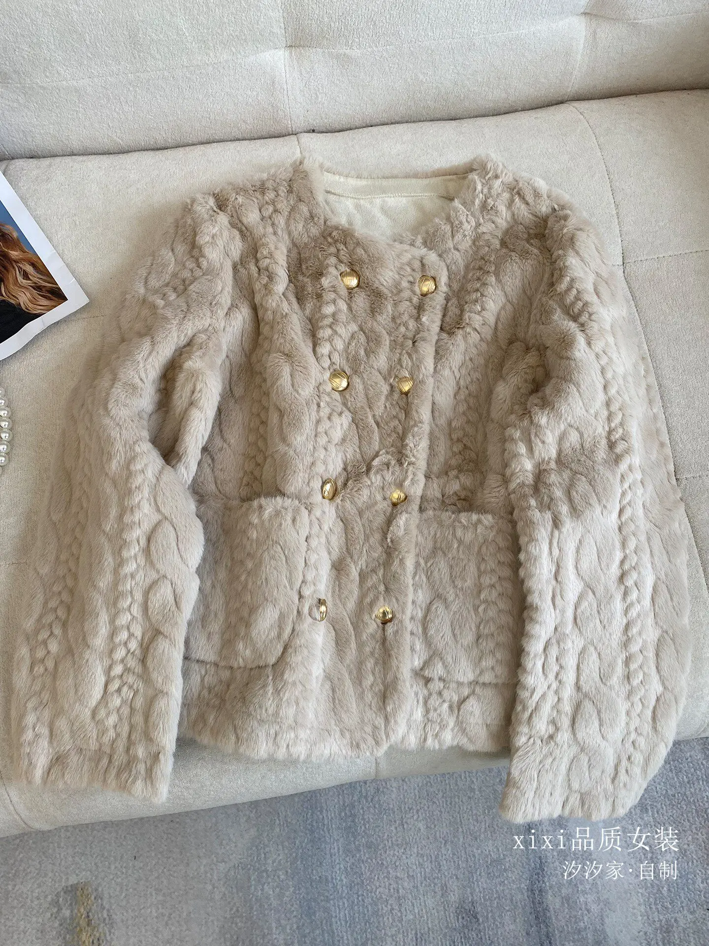 New Double breasted jacket, smooth and plush thick top Coats