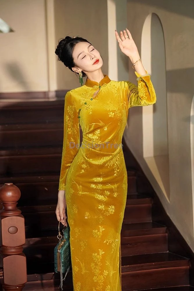 

2025 chinese velvet jacquard qipao autumn and winter long sleeved warm vintage cheongsam trendy graceful literature art qipao
