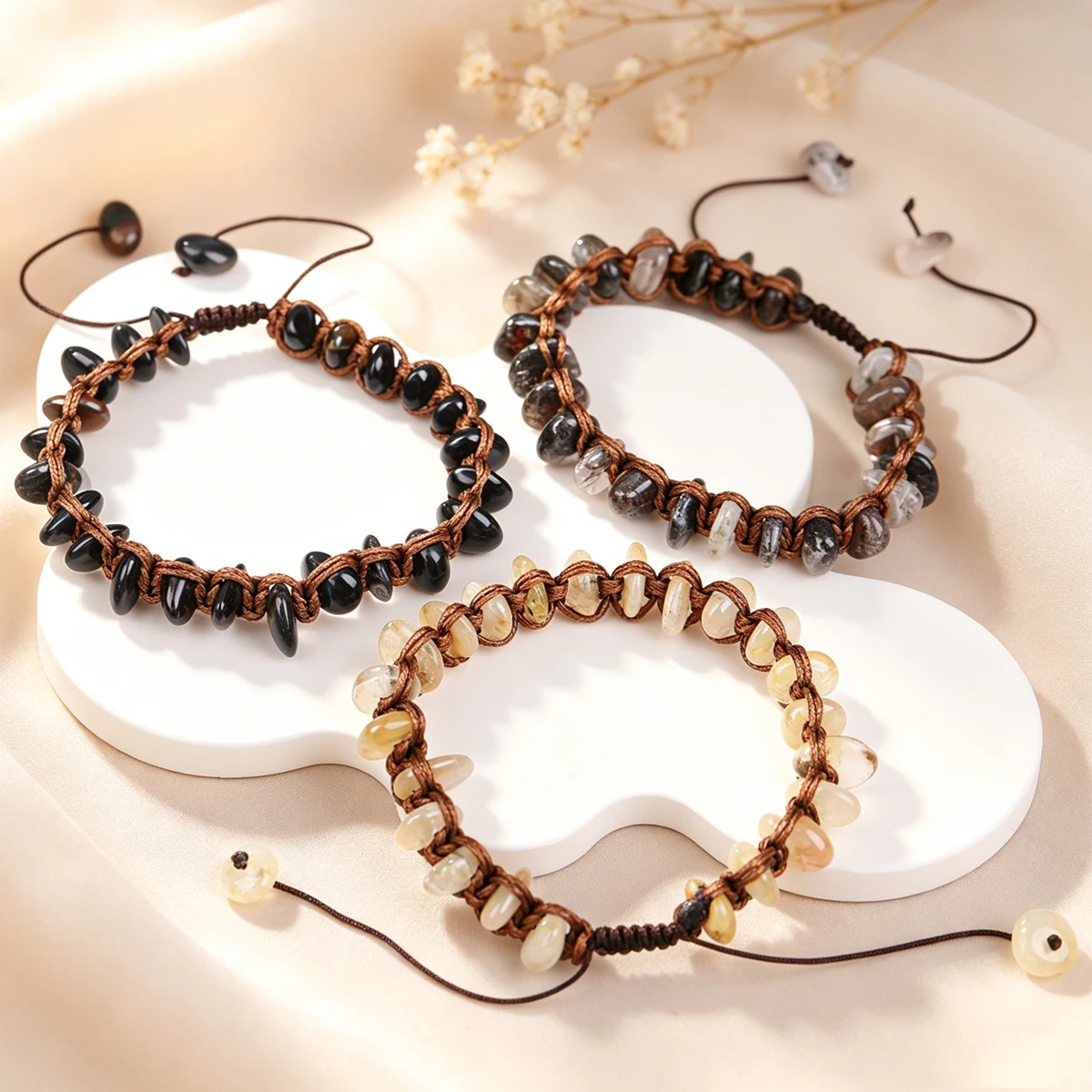 Herren-Armband aus Natürlichen Edelsteinen: Energiestein Tigerauge, Obsidian, Gelber Kristall, Handgefertigter Männerschmuck als Geschenk – Detail 7