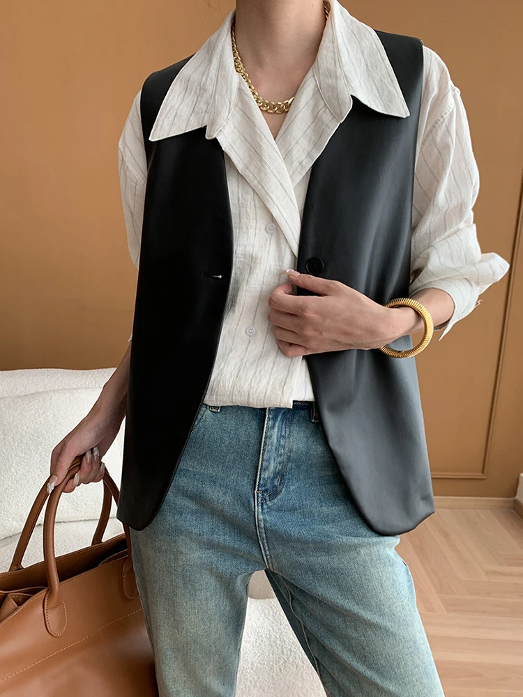 [LANMREM] Pu Leather Vest For Women V Neck Single Button Sleeveless Office Lady Fit Coats Fashion Coat 2024 Autumn New 26C171
