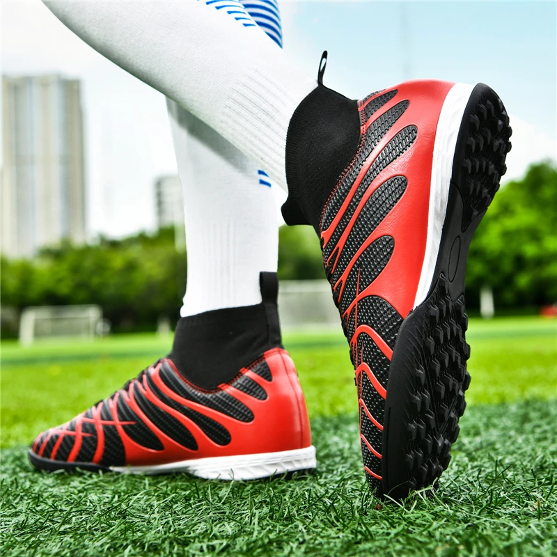 Sepatu sepak bola pria, sneaker FG/TF Non-Slip Turf cleat sepatu latihan ultra ringan lembut leher tinggi 35-45