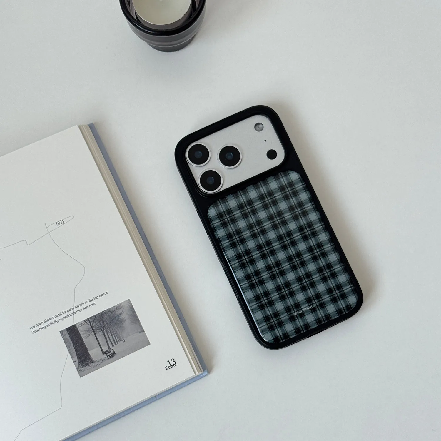 Korean Ins Green toned Grid Pattern Black Border Drip Glue Phone Case For Samsung S26 S25 S24 S23 Ultra Plus Edge FE Back Cover