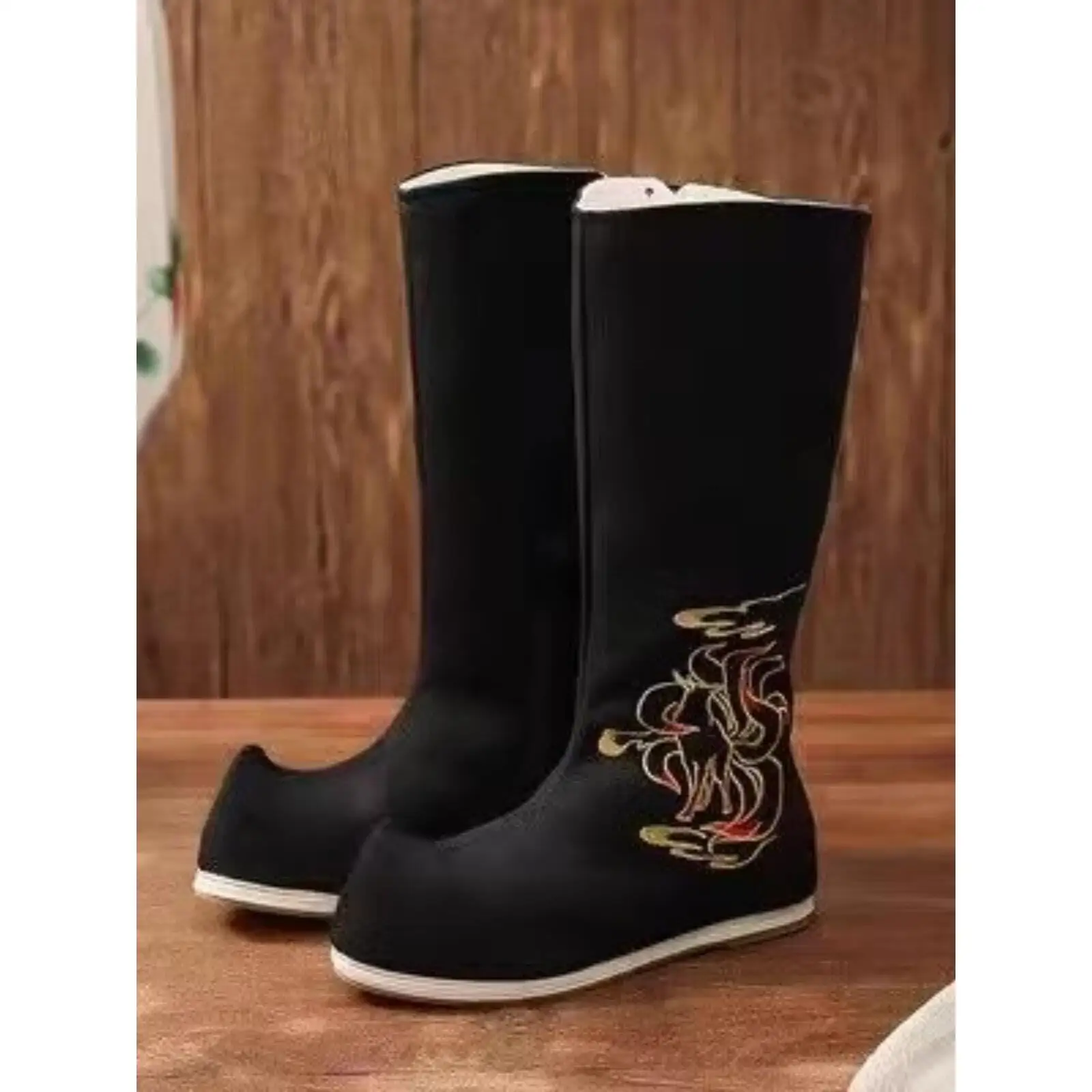 

Classical Chinese Performance Boots Men's Heightening Cosplay Ming Dynas Soap Boots Waterproof Rubber Curling Head oes