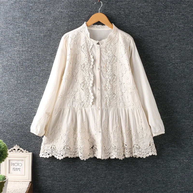 Autumn New Style Women's Sweet round Neck Lace Trim Splicing Long Sleeve Cotton Linen Loose Shirt Commute Style Pure Color