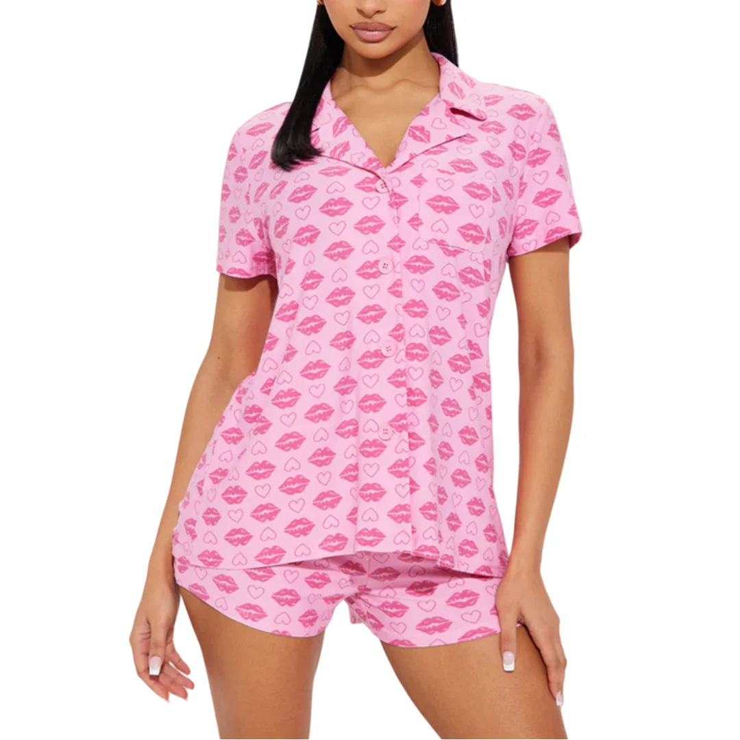 

Pink Pajamas with Heart and Lips Print Home Wear Two-piece Set Lapel Short-sleeved Shirts and Pants Gifts for Women