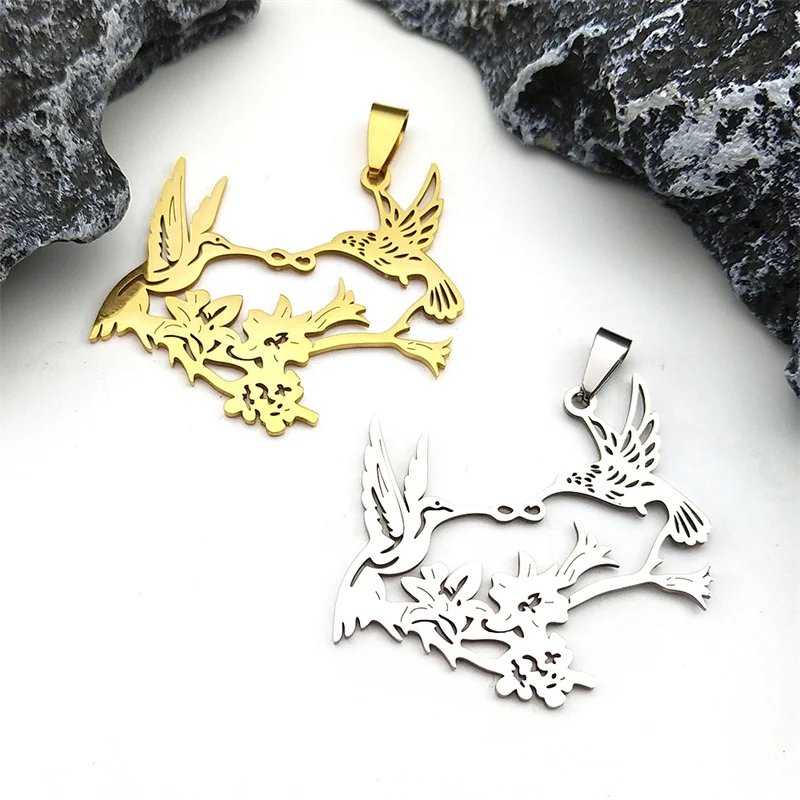 

3Pcs Hummingbirds Kisssing Flower Love Pendants For Women Men Stainless Steel Gold Silver Color Birds Charms Jewelry Gifts