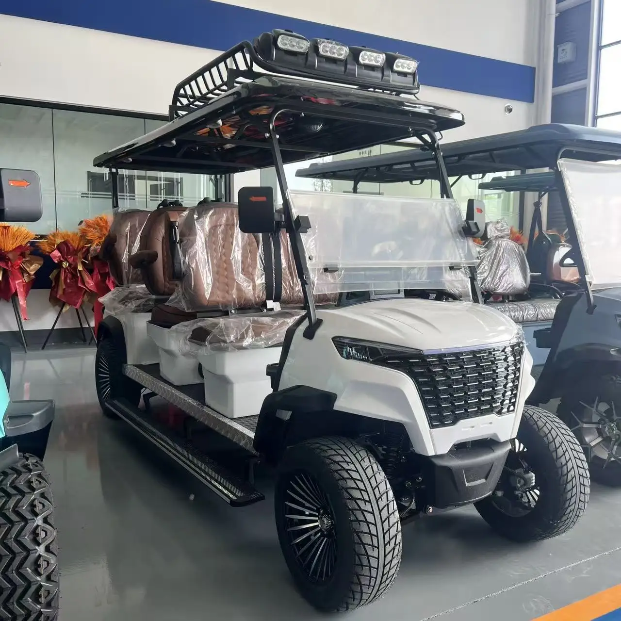 New/Classic Luxury 2 4 6 8 Seater Custom Brand Adult Street Legal 4WD Golf Cart 72V Lithium Battery 4×4 Golf Cart