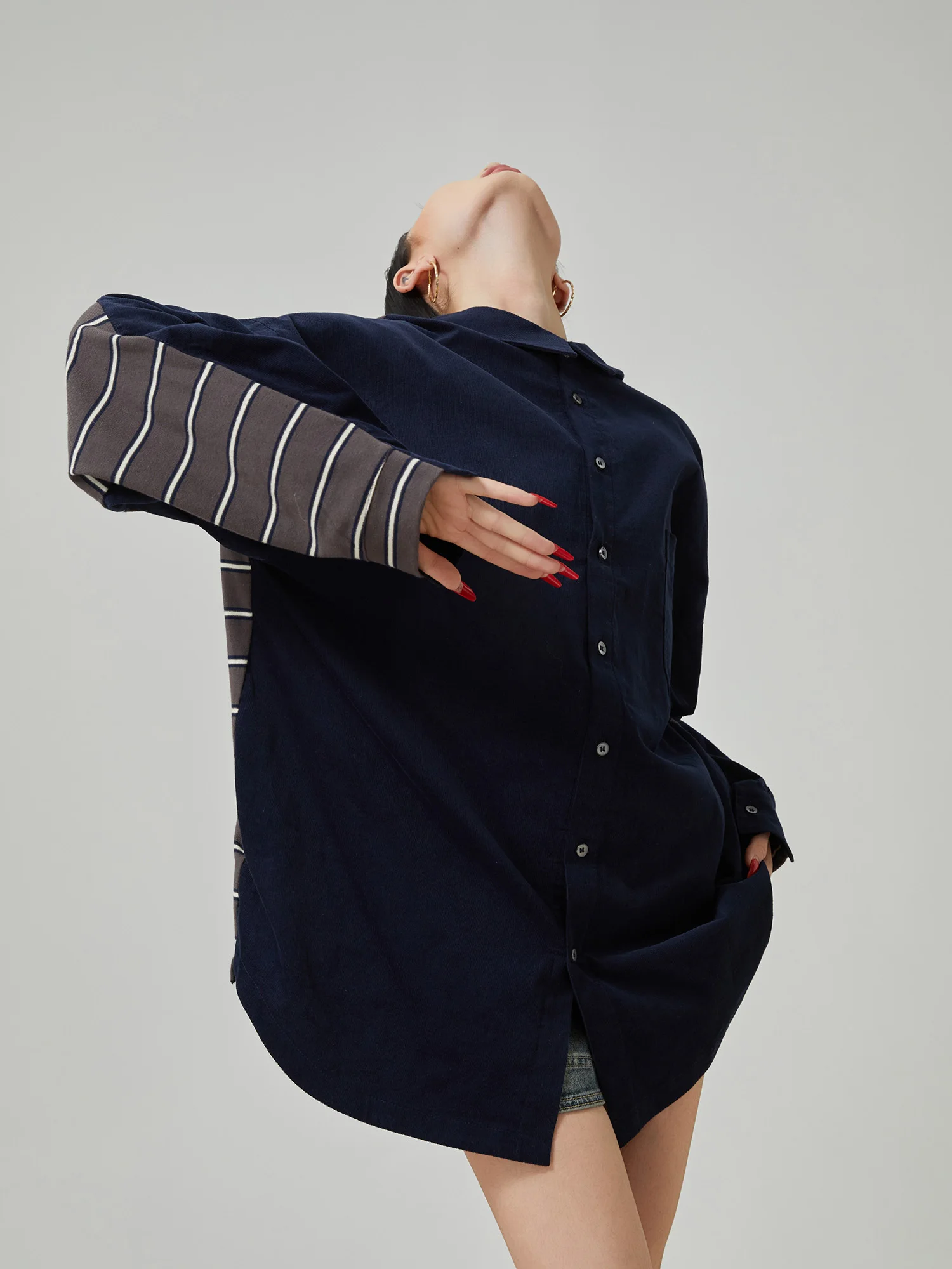 

Повседневная свободная женская рубашка с длинным рукавом на пуговицах, в полоску, с лоскутным узором, в стиле кэжуал, простой дизайн, из полиэстера, немнущаяся