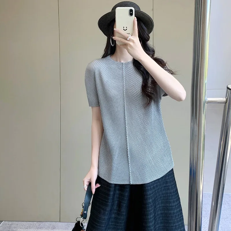 Miyake Pleated T-Shirt 2026 Summer New Short Sleeve Non-Iron Casual Top Stretch Plus Size Commuting Minimalist Women's Clothing view 4