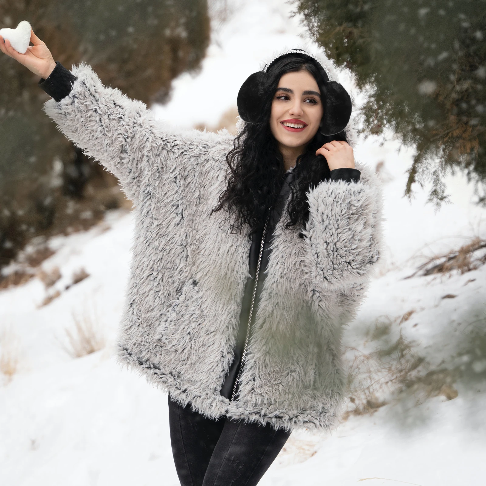 Рисунок 3 - Наушники и чашки