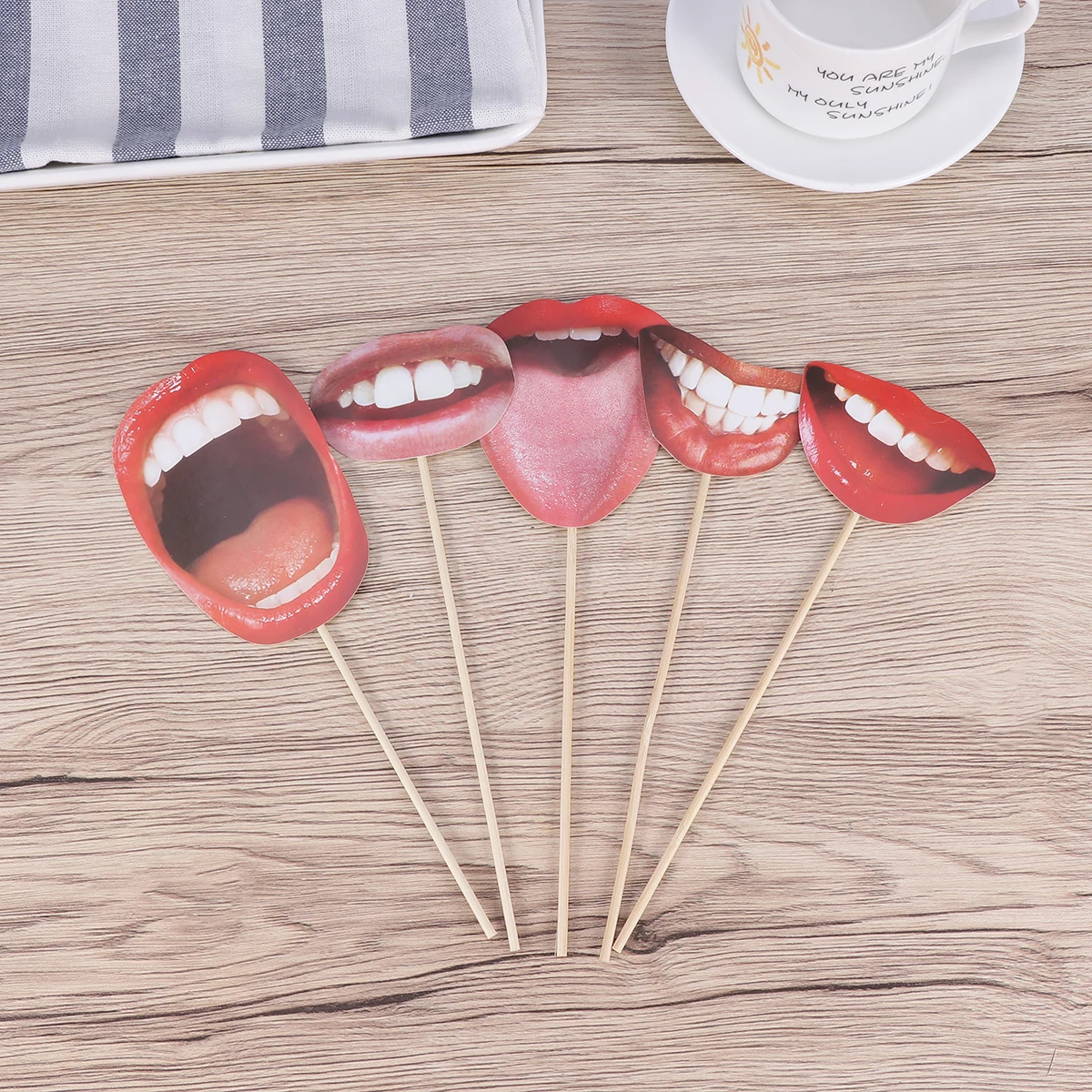 

20pcs Red Lips Photo Booth Props Funny Selfie Picture Shooting Party Festival Gathering Decoration Novelty Gift For