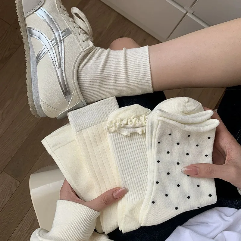 5 pares de calcetines de algodón de tubo medio blanco leche para mujer, calcetines de lunares con borde de hongo que absorben el sudor, transpirables, suaves y cómodos para todas las estaciones