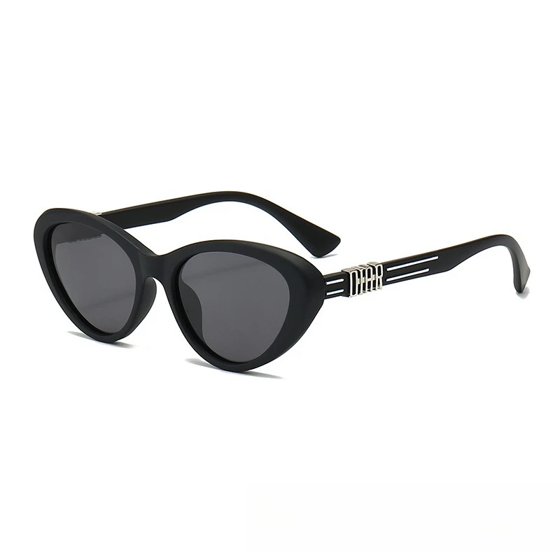 

​​2025 Small Frame Polarized Sunglasses, UV400 Luxury Retro Fashion Anti-Glare Lightweight Unisex for Driving & Street​​